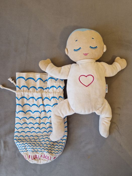 Lulla Doll бебешка кукла за приспиване