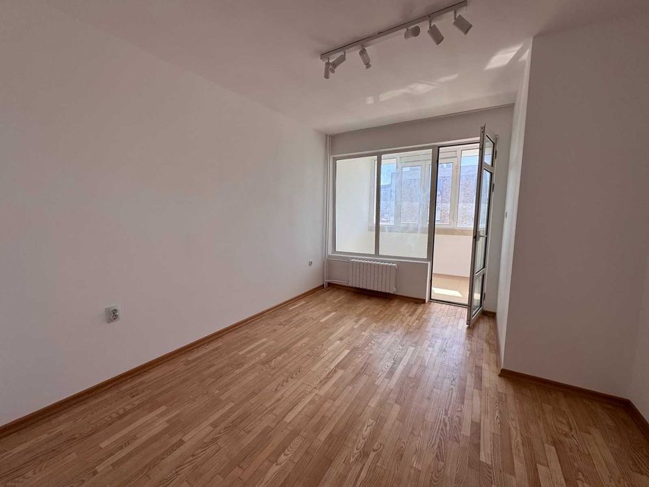 Продава се Многостаен апартамент в Бургас, Лазур - 92 кв.м за 2055 €/кв.м - Снимка #6