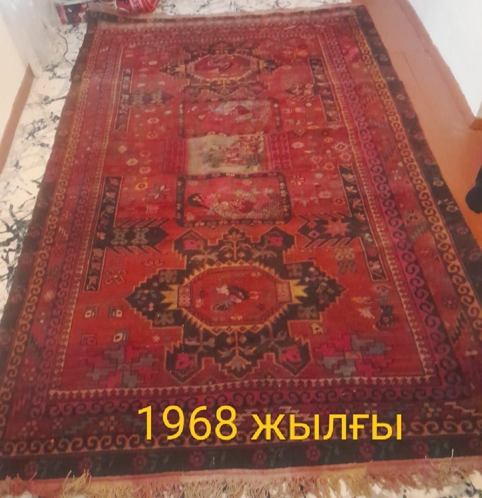 Кілем қолдан тоқылған
