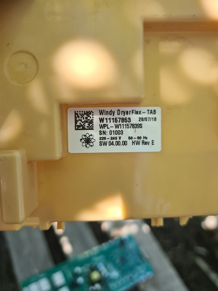 Продавам сушилня whirlpool FT M11 82Y