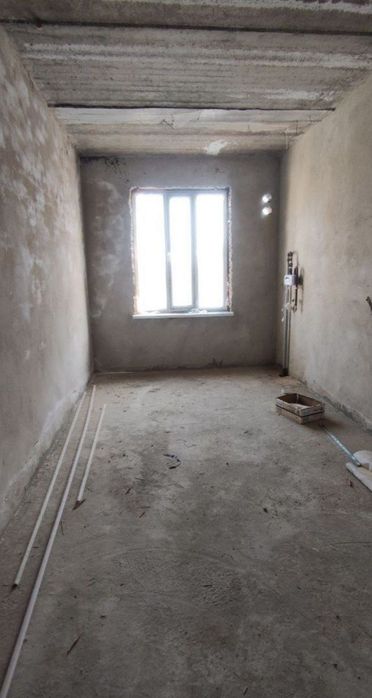 Chinar Mall tomonda 1 xonali korobka sotiladi