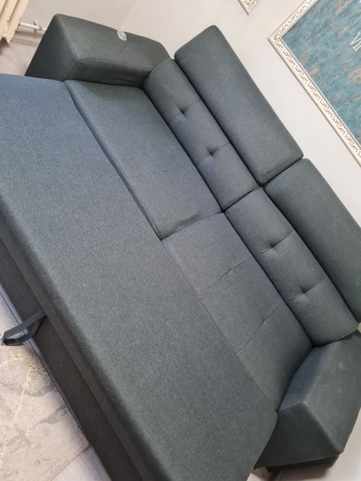 Canapea extensibila cu încărcare usb și 2 tabureti