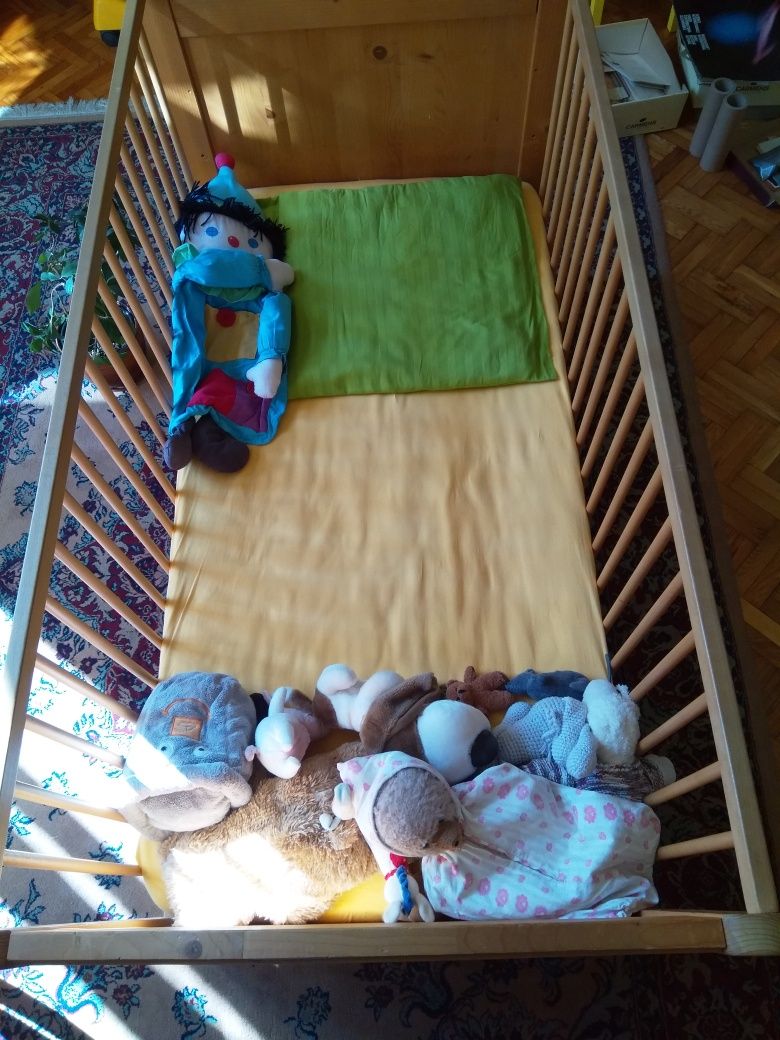 Vand pat lemn pt copii , cu saltea , stare f buna