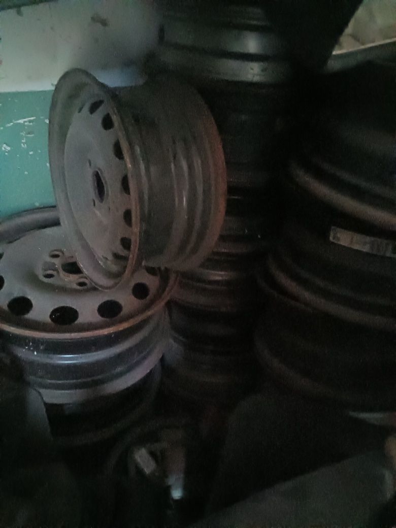 Продам диски разные. Все ровные
