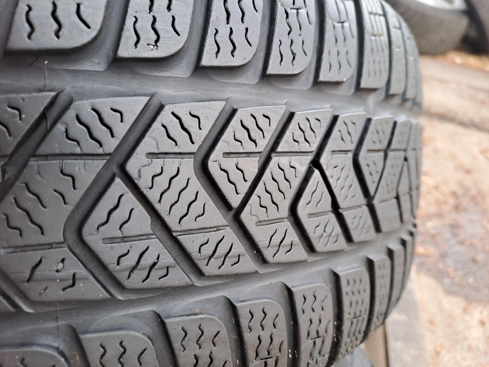 2бр. 235/55/17 Pirelli Sottozero 3