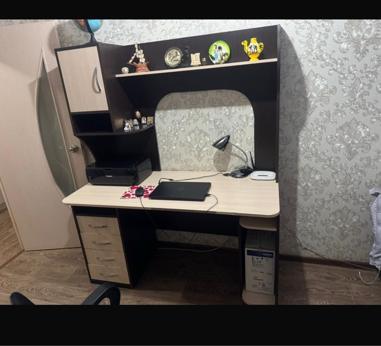 Продам стол для компьютера или для работы