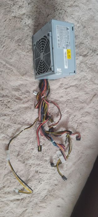 Vand Sursa Pc 650w !