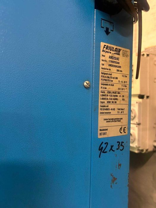 Compresor de aer pe melc,surub,  Ceccato cu uscator si rezervor