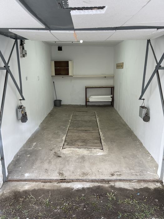 Inchiriez Garaj 18mp zona Tribunal