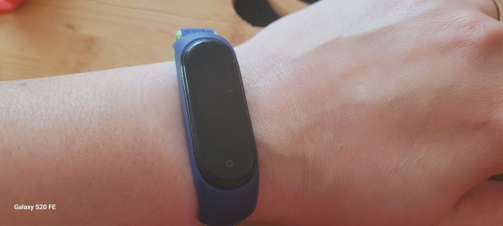 Vând Xiaomi Mi band 5