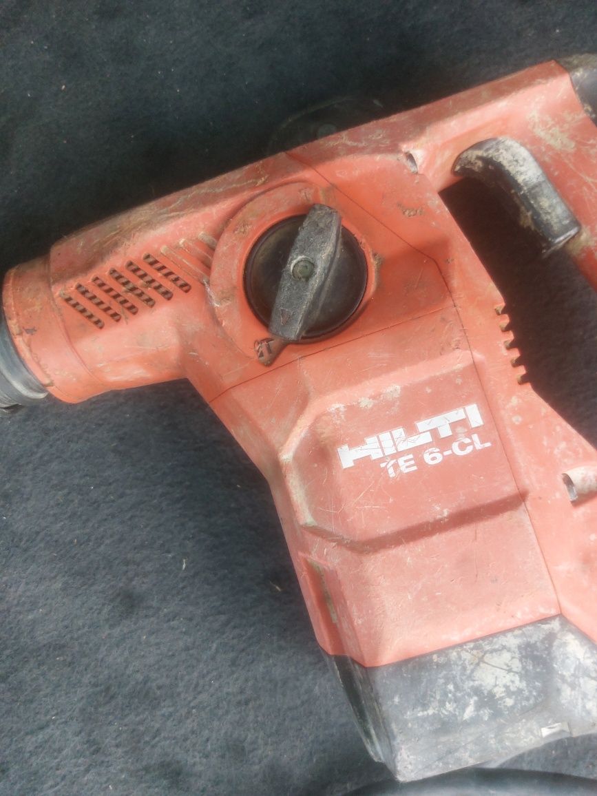 HILTI TE 6-CL Мощна SDS-Plus (TE-C) ударно пробивна машина с D-ръкохва