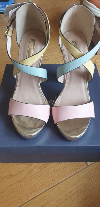 sandale colorate de vara