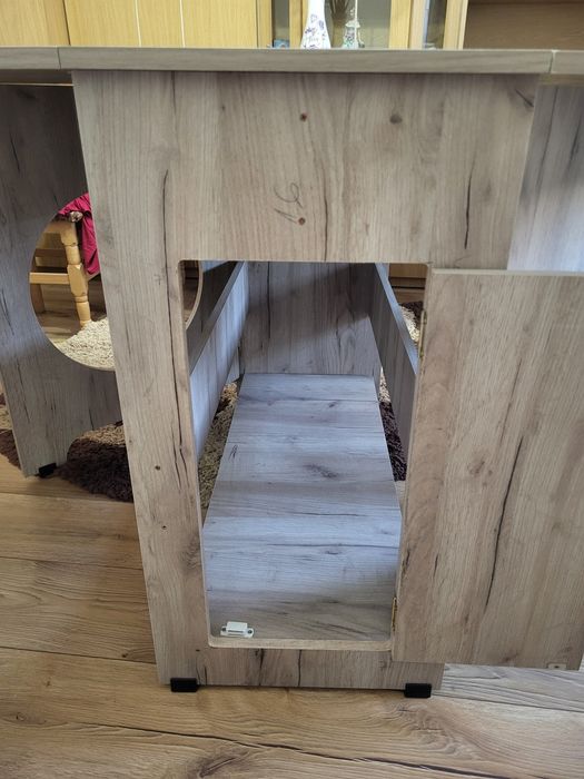 Vând masă extensibilă