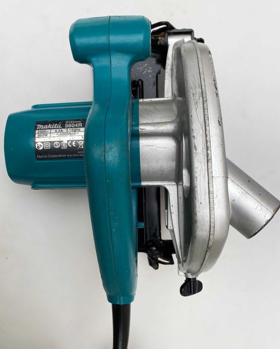 Makita 5604R - Електрически ръчен циркуляр