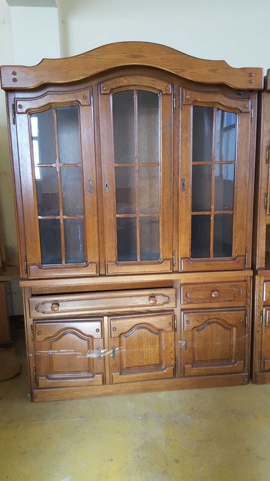 Mobila din lemn masiv