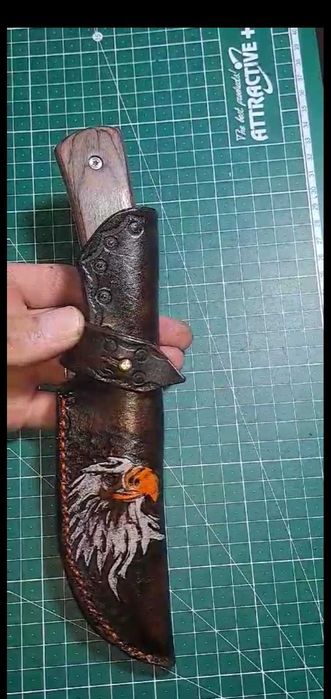 Нож и ръчно изработена кания