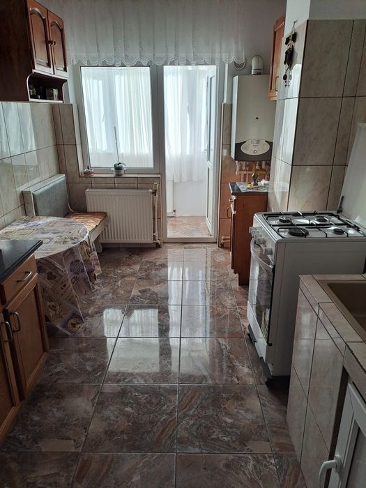 Vând apartament cu 4 camere în orașul Negru Vodă.