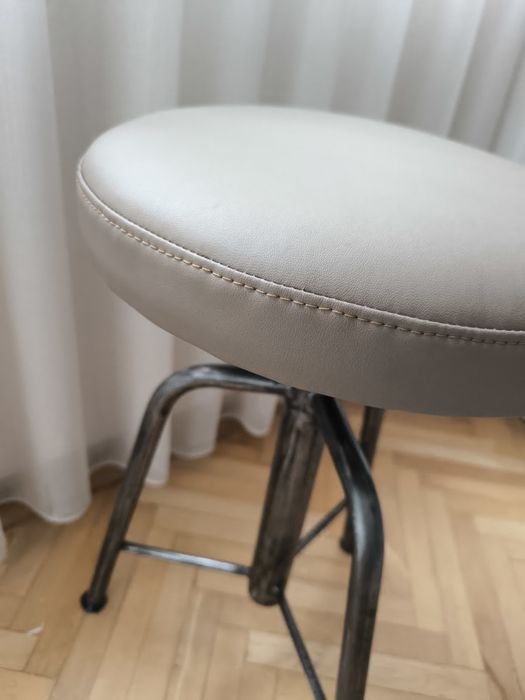 Винтидж бар стол на винт