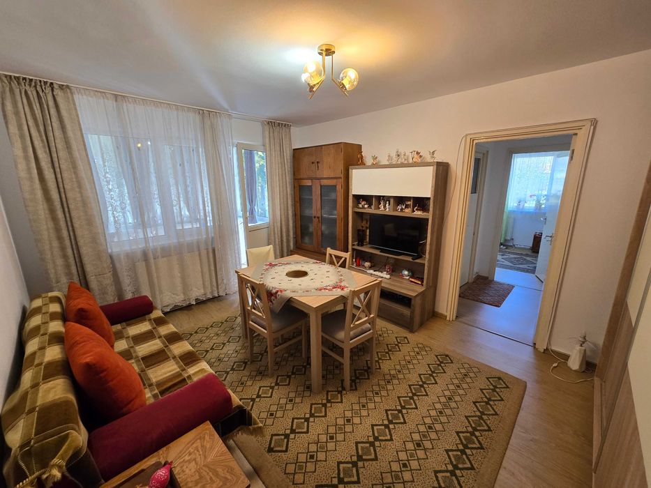 Proprietar vând ap. 2 cam semidecomandat, 50 mp, etaj 1/4, Gemenii