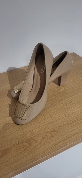 Vând pantofi imitație nr 38