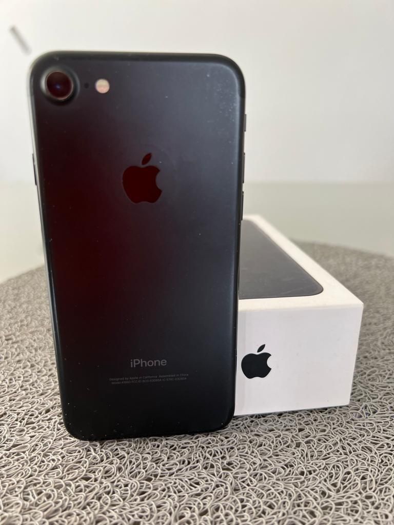 IPhone 7 Black 32gb Neverlook sticla crăpată