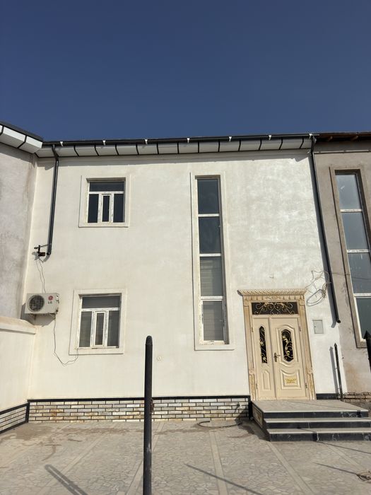 2 qavatli yarm plan xovli joy sotiladi