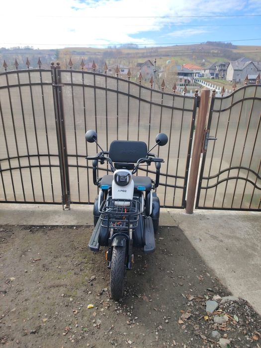 Vand tricicleta apm 2 ztec noua