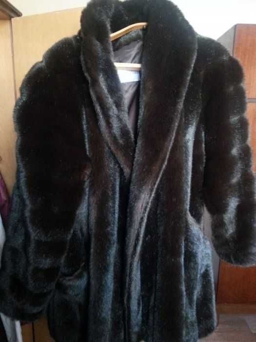 Продам шубу (жен)