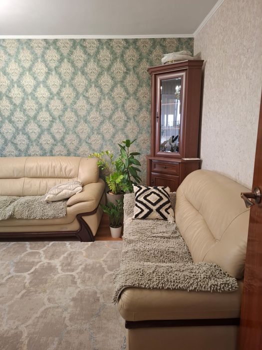 Продам белорусскую мебель сервант, уголок, угловой диван