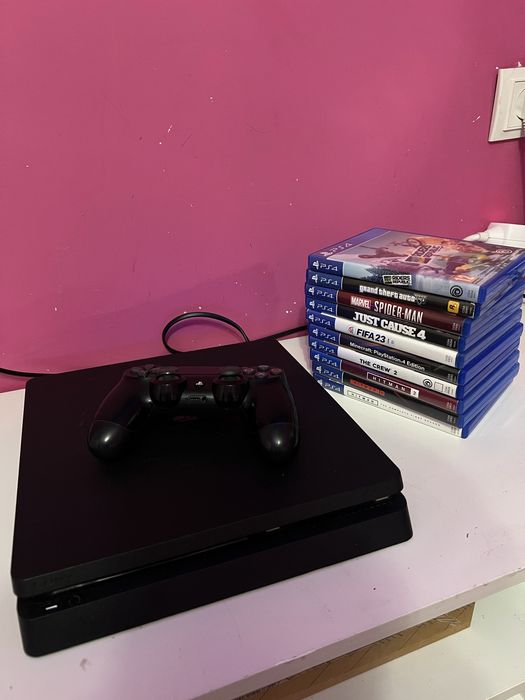 PS4 Slim 500GB + 10 jocuri – Stare foarte bună
