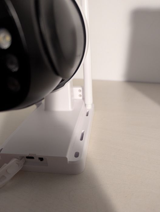 Cameră de supraveghere chinezesc panou solar - bun pentru zone izolate