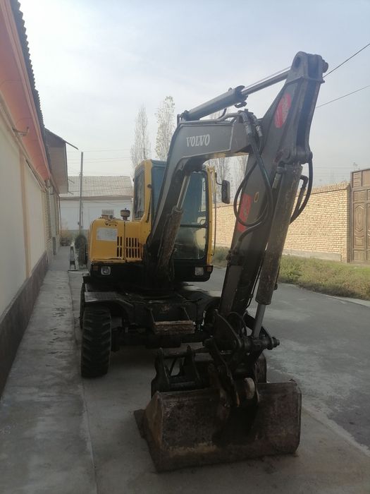 VOLVO 2002 йил сотилади