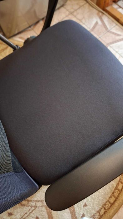 Scaun de birou ergonomic Kring Klaus, stofa + mesh, Negru