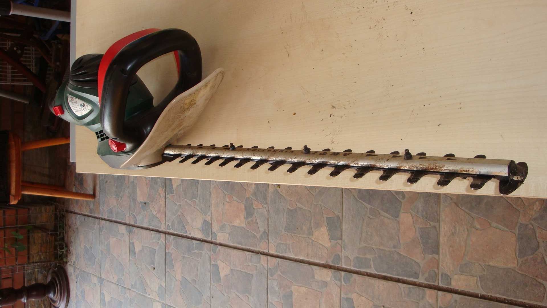 Motocoasă, Trimmer Aparat tuns gard viu, arbuști Comet CHS 650