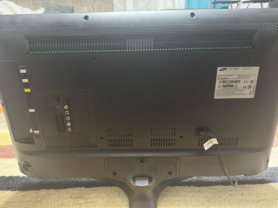 Samsung UE32J5100AW + suport prinsere perete