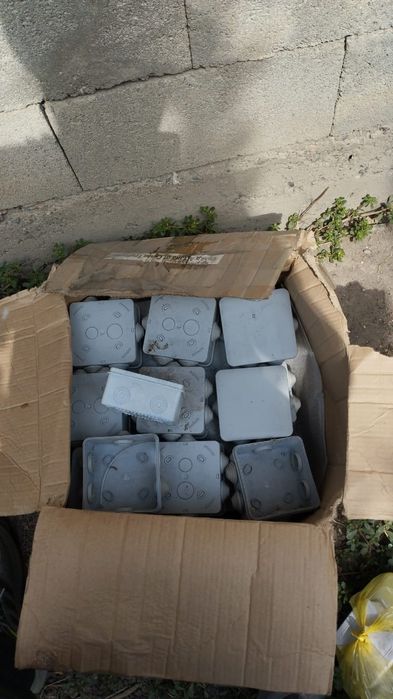 Распредкоробки квадратные 100х100