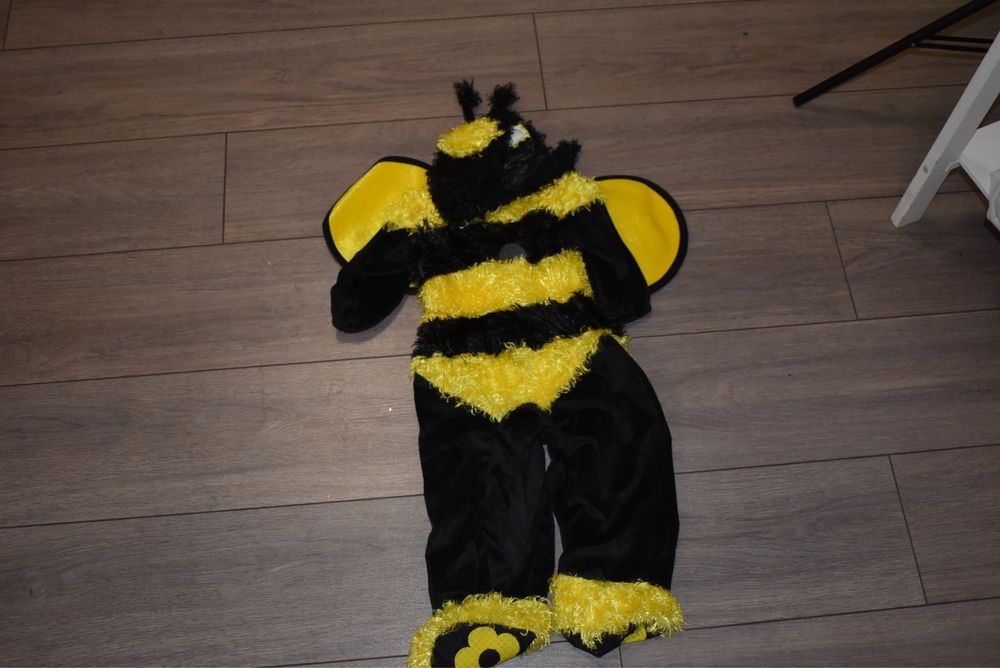 Costume de vanzare pentru bebelusi