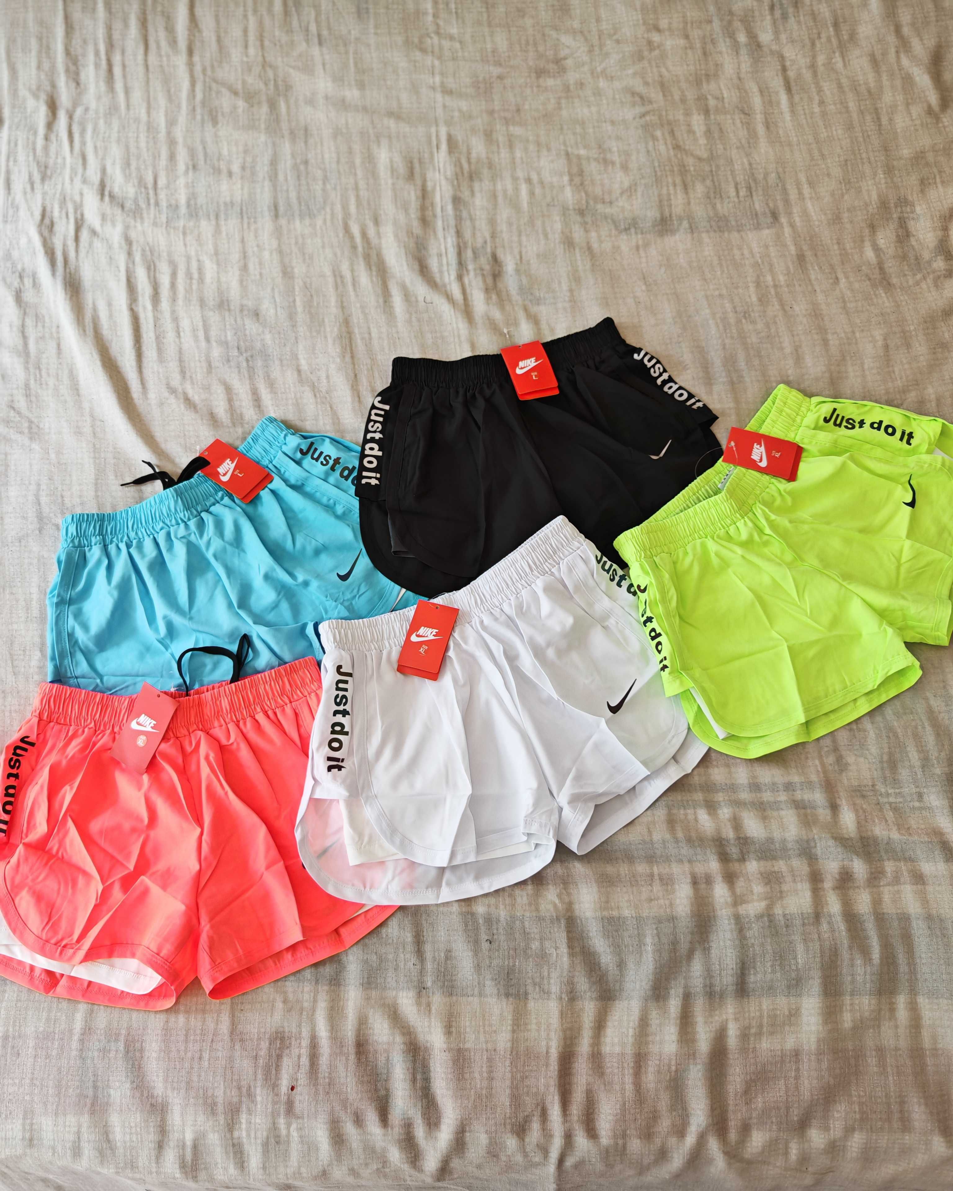 pantaloni scurti femei Nike