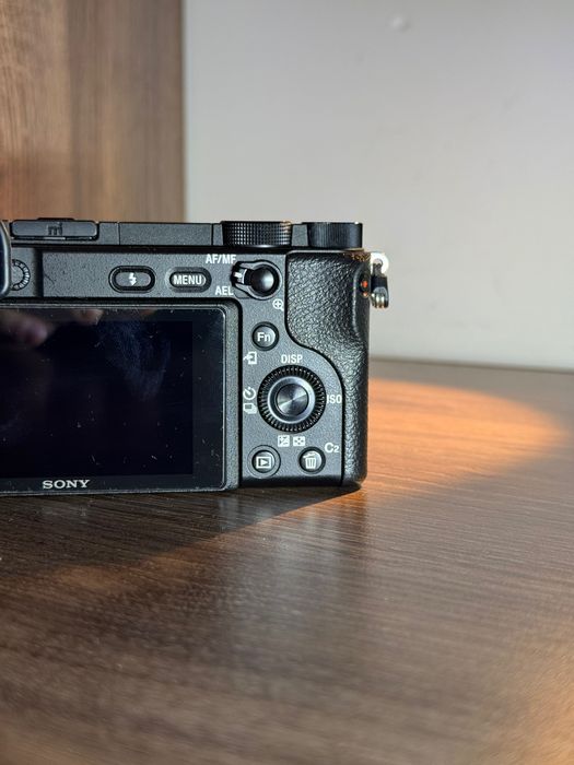 Sony a6400 + Sigma 18-50 f/2.8 DC DN