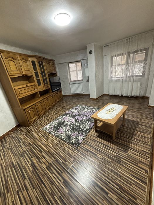 INCHIRIEZ apartament/spatiu comercial cu 3 camere in Focsani