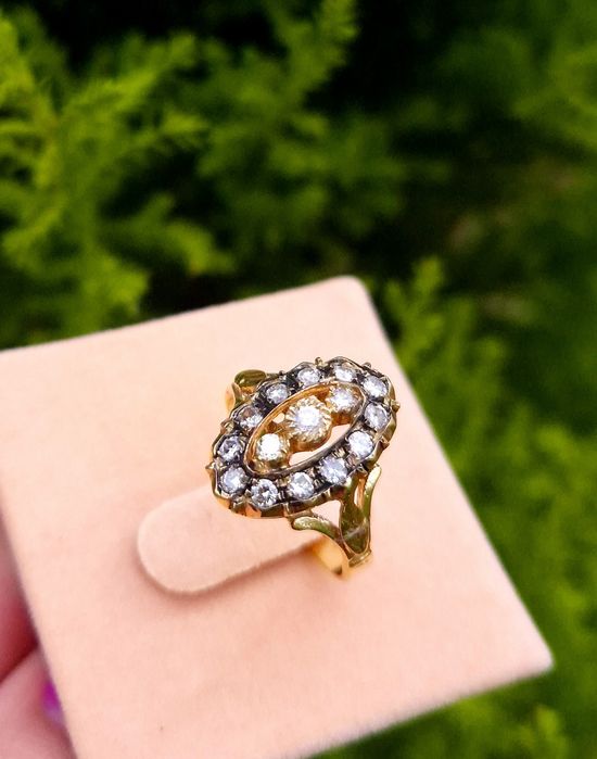 Inel vechi din aur de 12K si diamante naturale