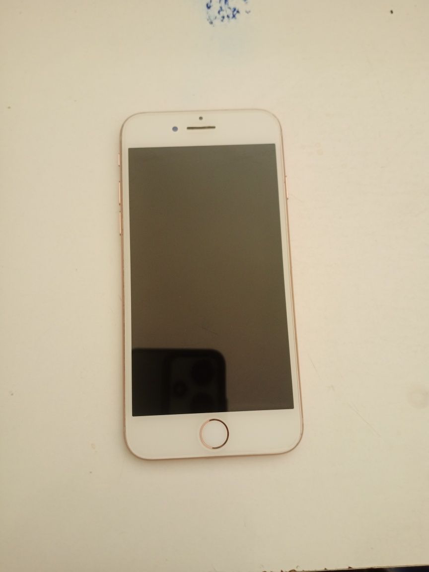 Iphone 8 va Infinix hot 30 play ikkalasi bitta telga obmen