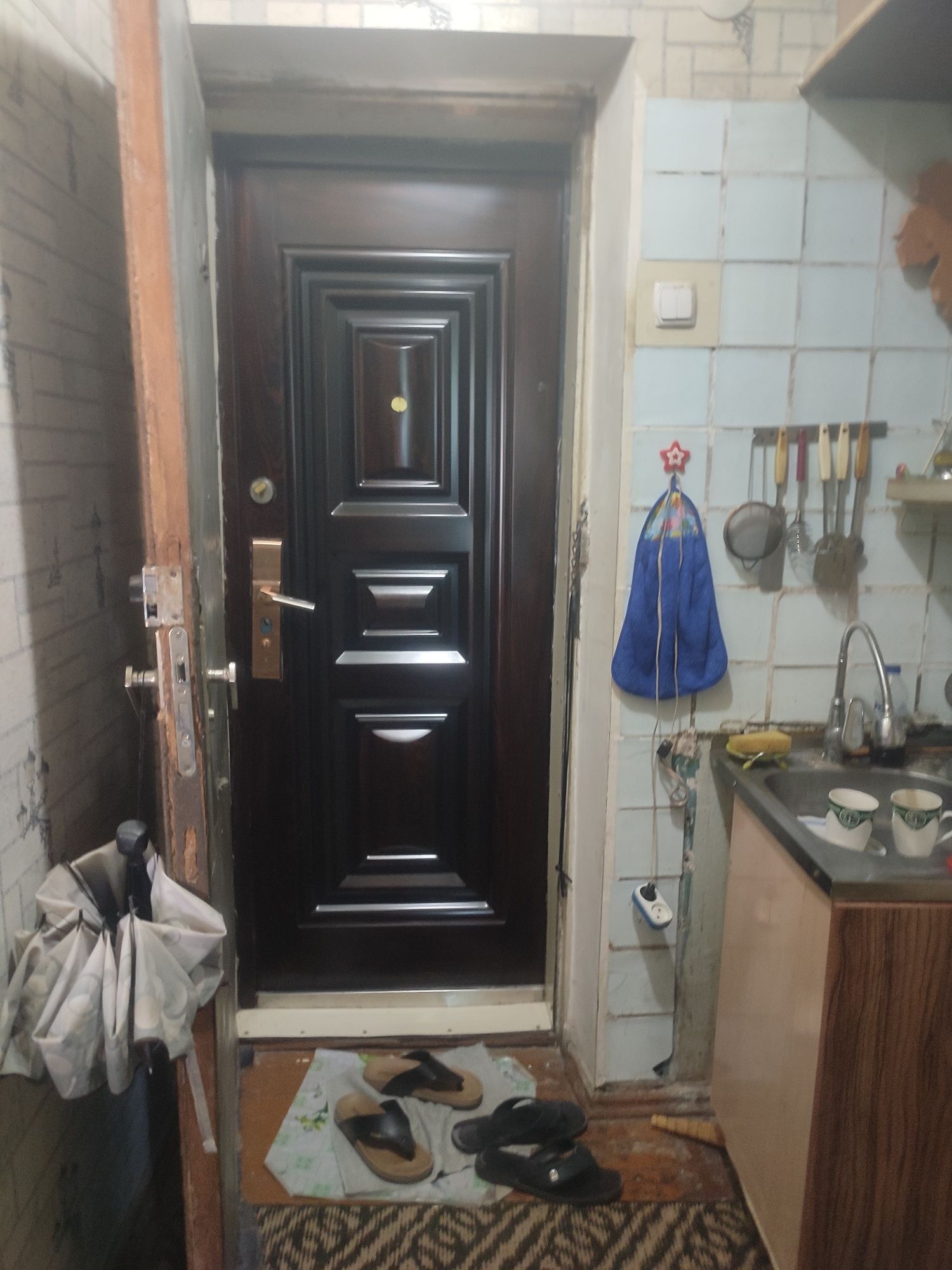 Срочно продаю 2 комнатную квартиру в общежитие Авиасозлар-1