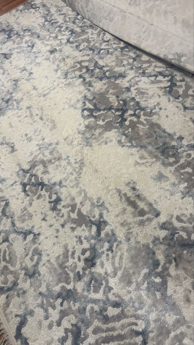 Продам турецкий шелковый ковер 2.5м на 4м