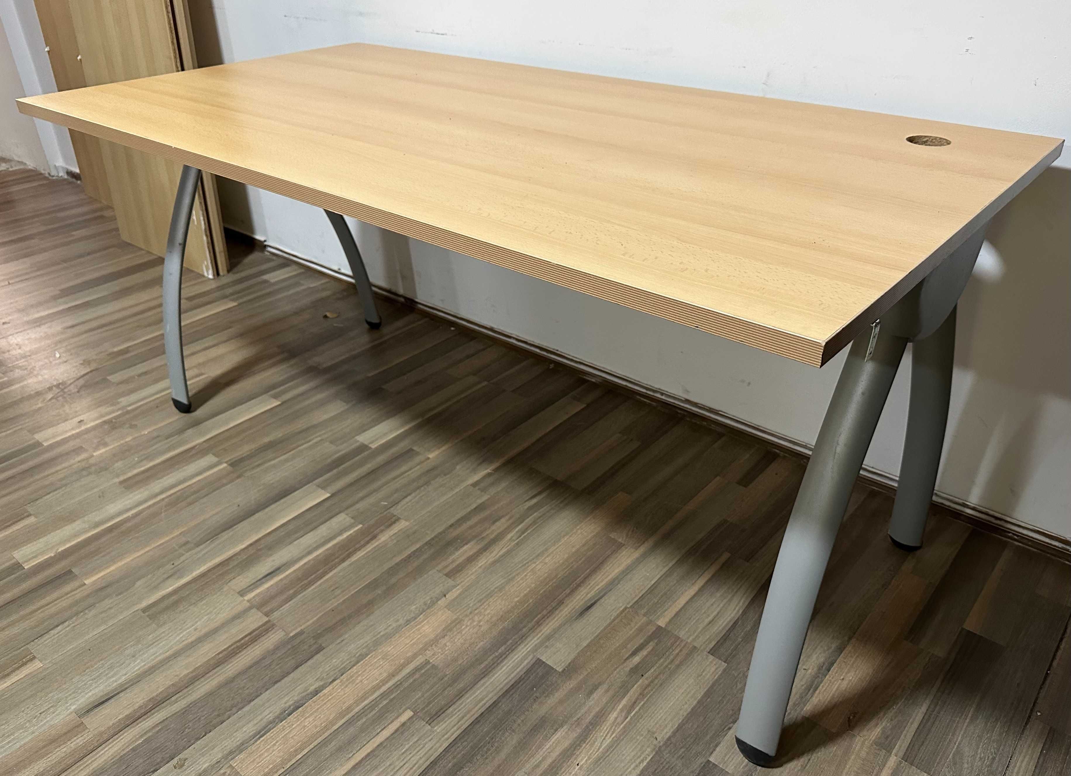 30 buc Birou solid cu picioare metalice; Birou cu blat 160/180x80 cm