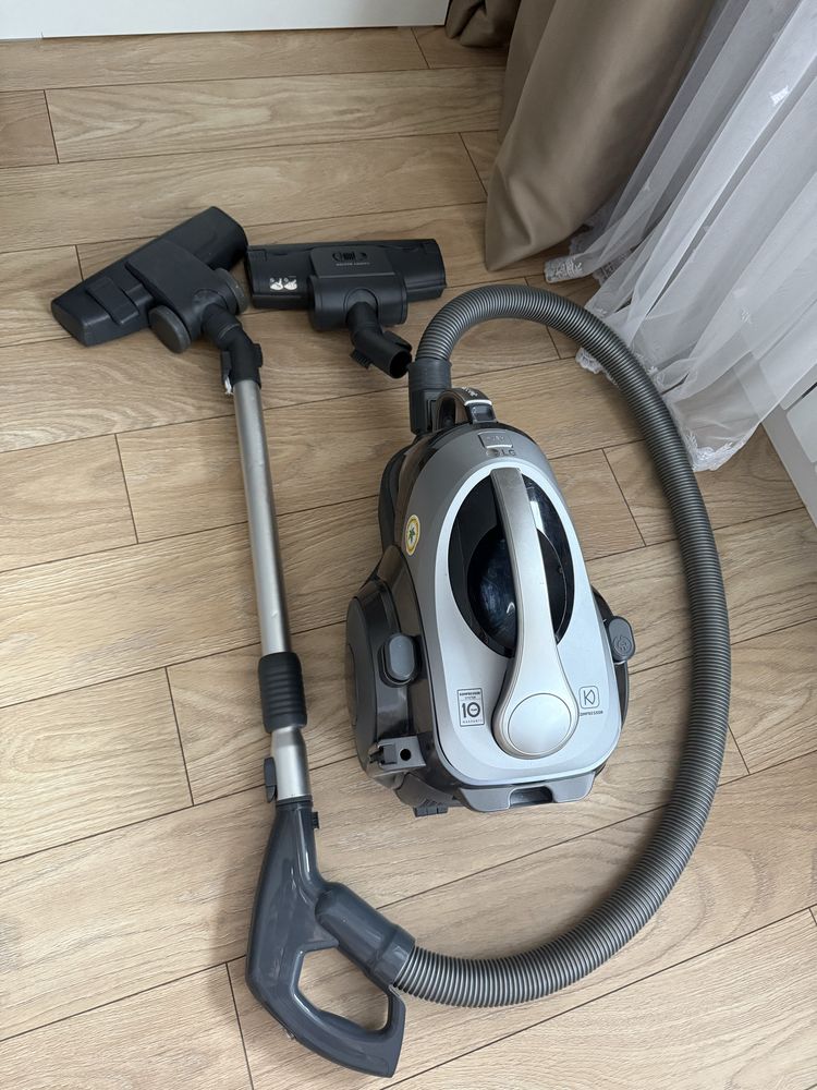 Пылесос LG kompressor
