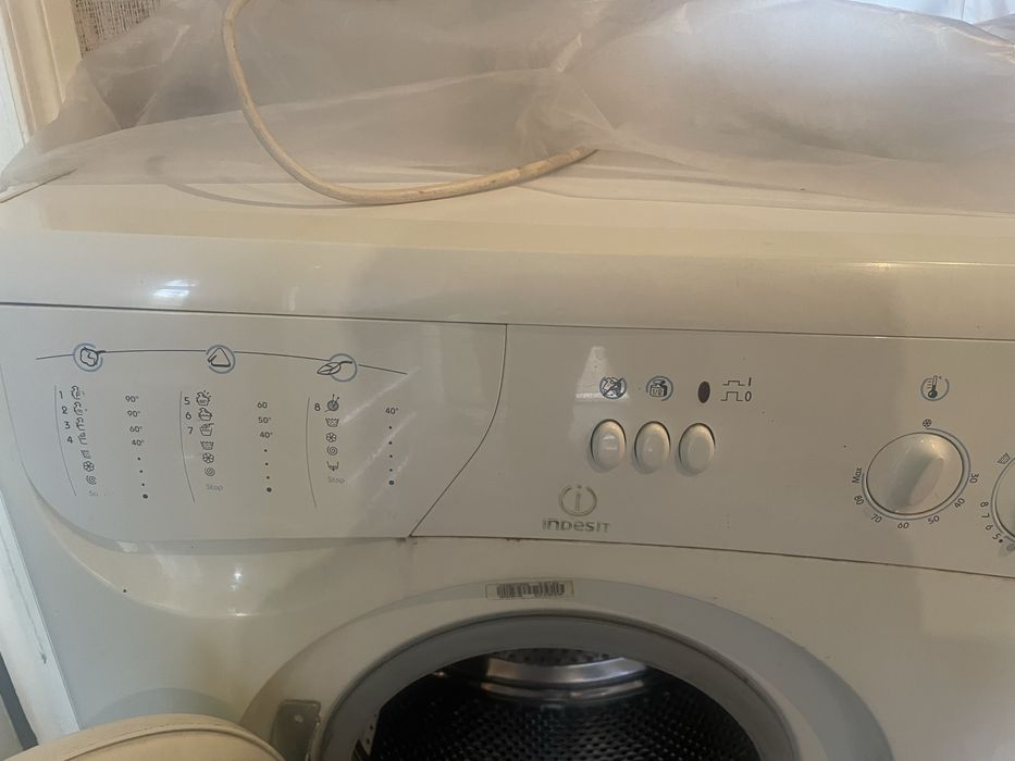 Стиральная машина indesit(б/у)