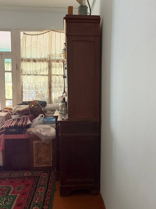 Шкаф  антикварный