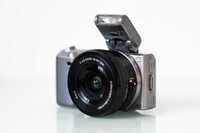 SONY NEX 5 kit + obiectiv + blitz - doar 14ooo de cadre