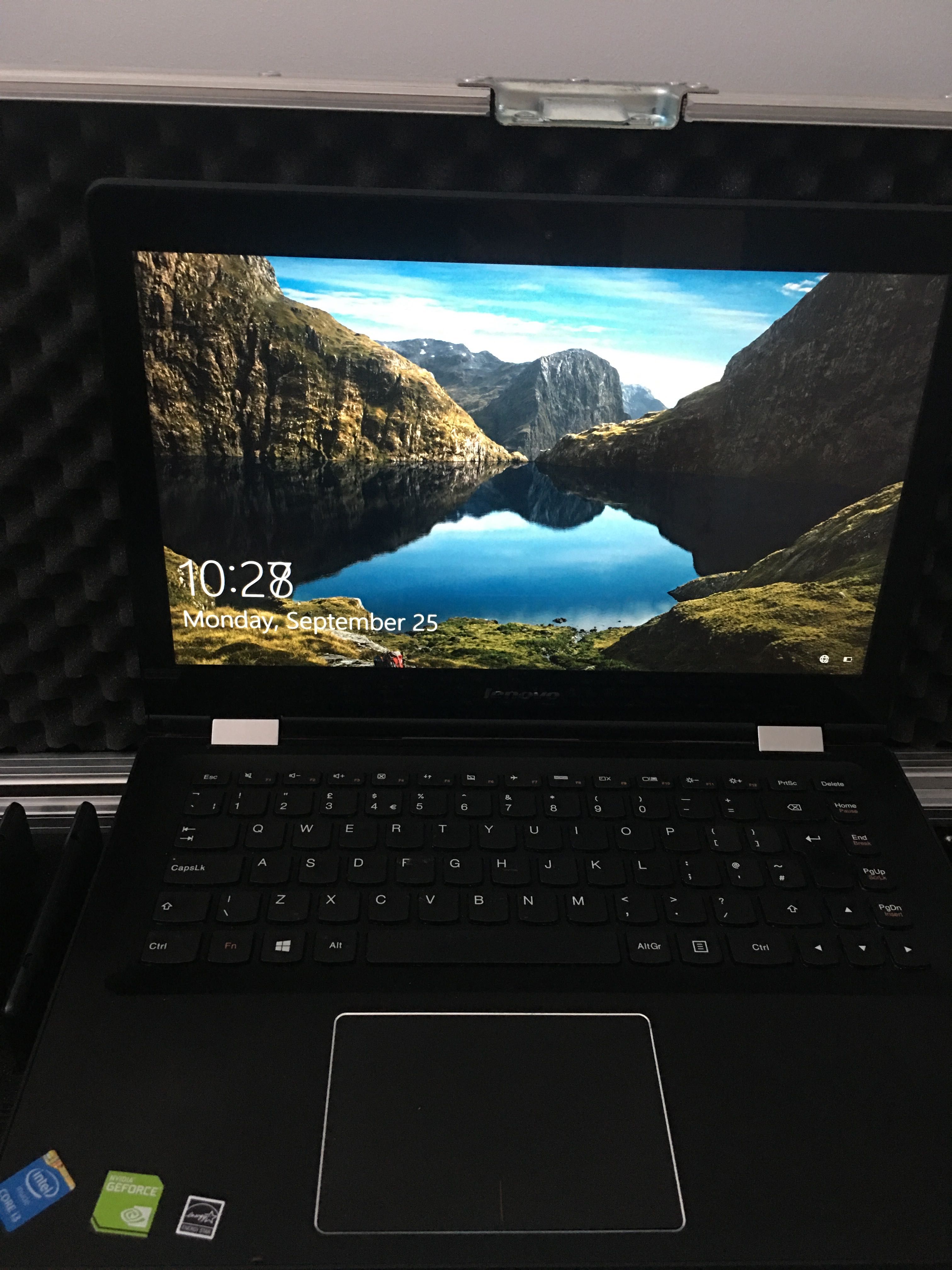 Laptop Lenovo Yoga 500-14IHW Red